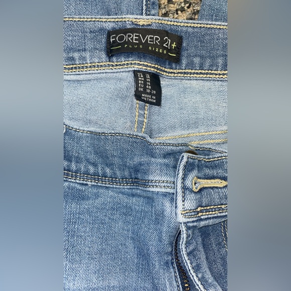 Forever21 Plus Distressed Skinny Jeans - Picture 3 of 3